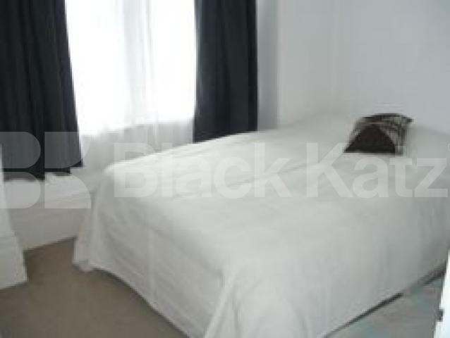 			GREAT VALUE FOR MONEY!, 3 Bedroom, 1 bath, 1 reception Flat			 Fortis Green Road, MUSWELL HILL N10